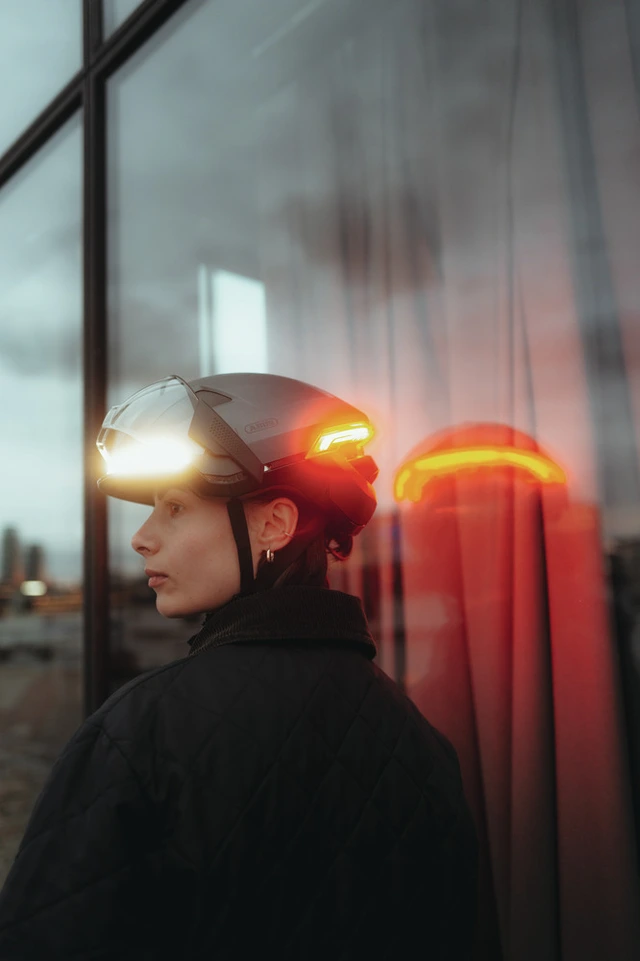 Abus Hyp-E BL.ACE M Innovativ sykkelhjelm - Gleam Silver 