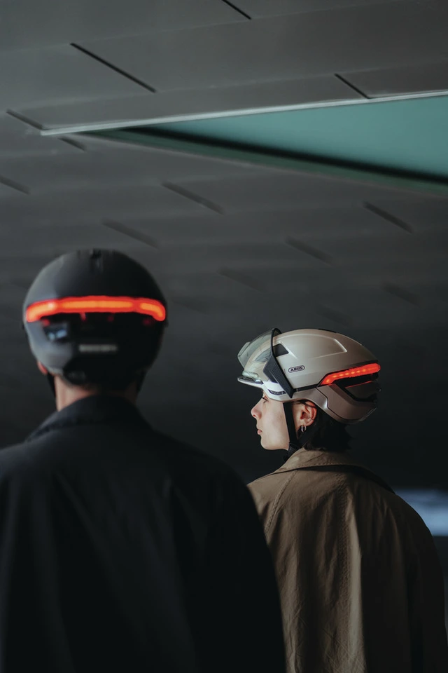 Abus Sykkelhjelm Hyp-E L Toppmoderne hjelm med lys - Volcano Tit 