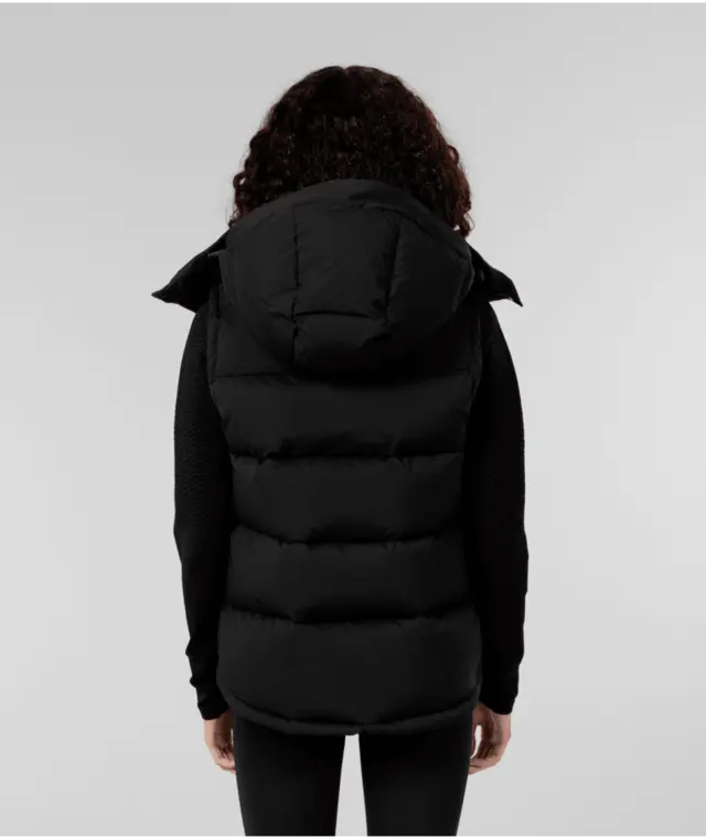 Johaug Dunvest Escape S Stilig og varm dunvest - CBLCK 