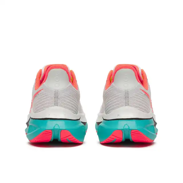 Saucony Løpesko W Endorphin Speed 5  39 Allsidig allrounder til dame - Wh/Mu 