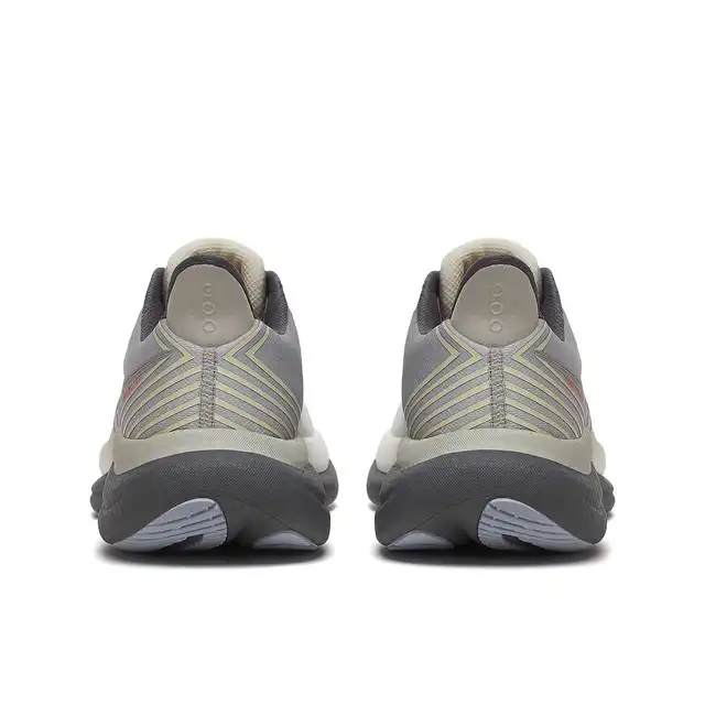 Saucony Løpesko M Triumph 23 43 Myk og god mengdeskoGREY/SHADOW 