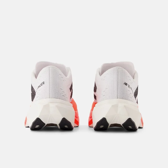 New Balance FC SuperComp Pacer v2 39 Rask gatesko til dame - URGENT RED 