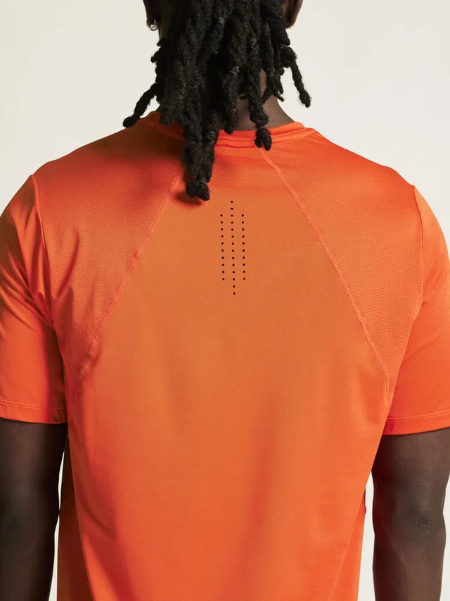 Craft M Trøye SS Adv Essence 2 L Myk & funksjonell trenings-t-skjorte - S 