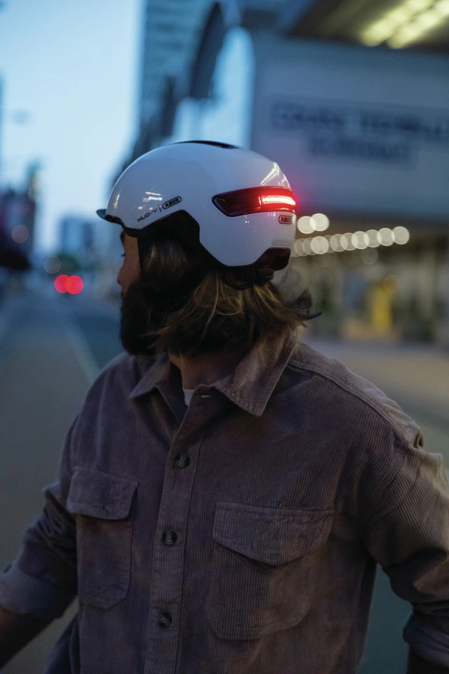 Abus Sykkelhjelm Hud-Y L Stilfull, komfortabel og trygg hjelm - C 