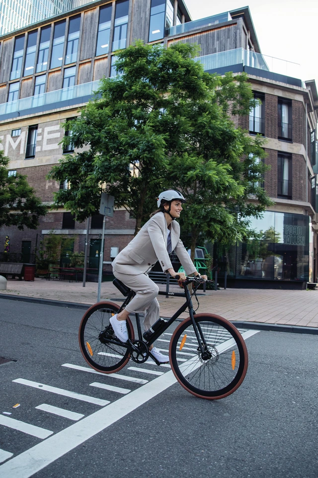 Abus Sykkelhjelm Hud-Y M Stilfull, komfortabel og trygg hjelm - W 
