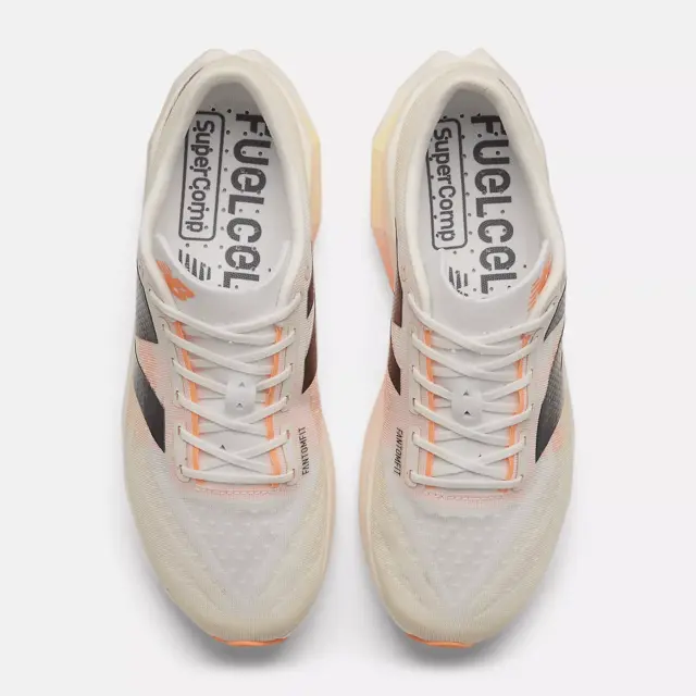 New Balance FC SuperComp Elite v4 37 Konkurransesko med full karbonplate - Wh 