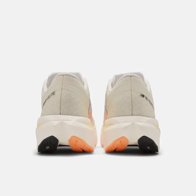 New Balance FC SuperComp Elite v4 37 Konkurransesko med full karbonplate - Wh 