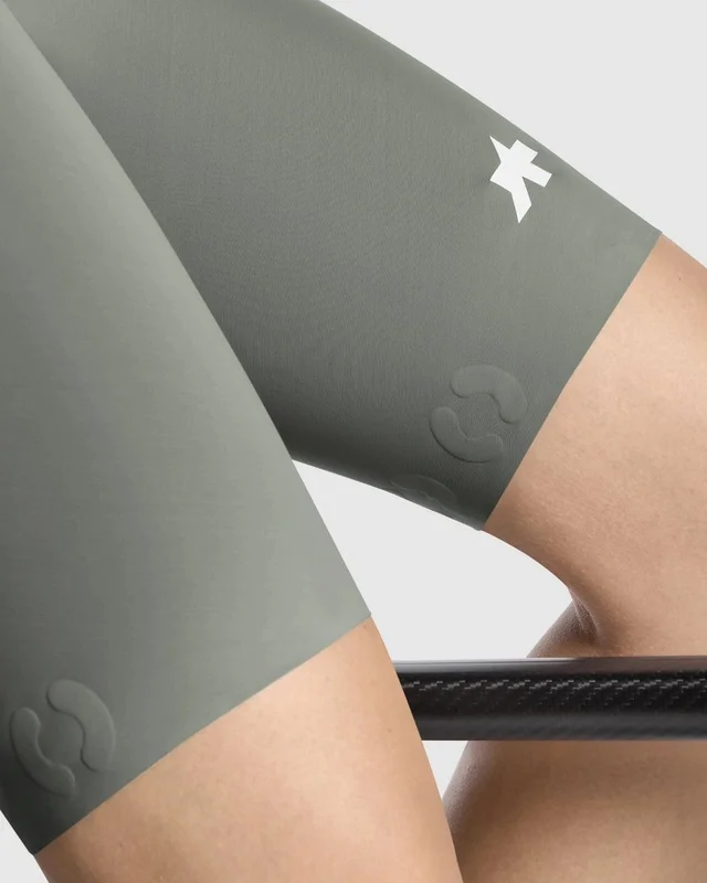 Assos Dame Dyora R Bib Shorts S11 L Aerodynamisk sykkelshorts - EdGr 