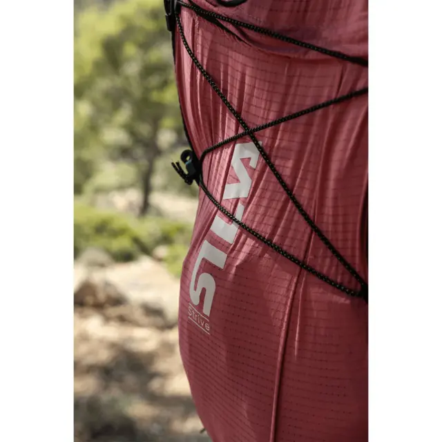 Silva Strive 10 Løpevest M Pålitelig løpevest for lange løpeturer 