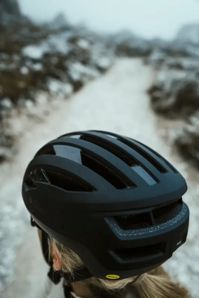 Sweet Fluxer Mips Hjelm M/L Lett, ventilert og komfortabel, MBLCK 