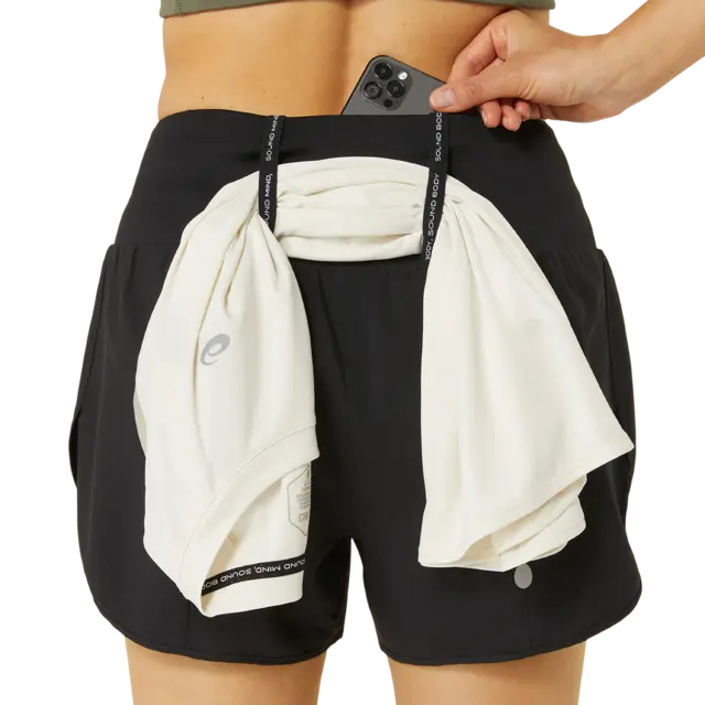 Asics W Shorts Road 3.5in S Lett og praktisk løpeshorts til dame 
