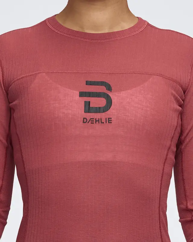 Dæhlie Dame Trøye performance-Tech M Teknisk undertøy med noe Ull Dusty Red 